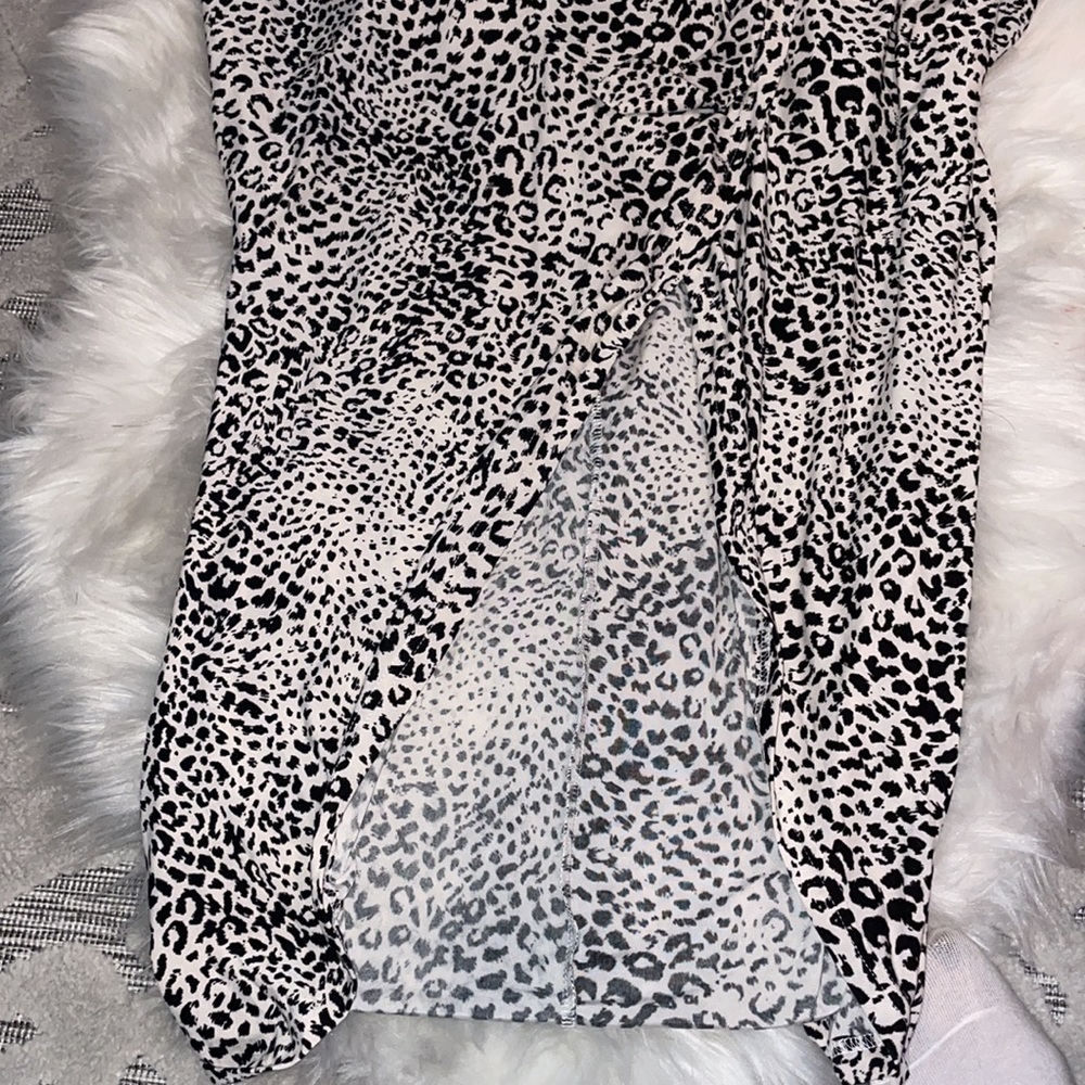 WHITE LEOPARD PRINT DRESS - Picture 3 of 3